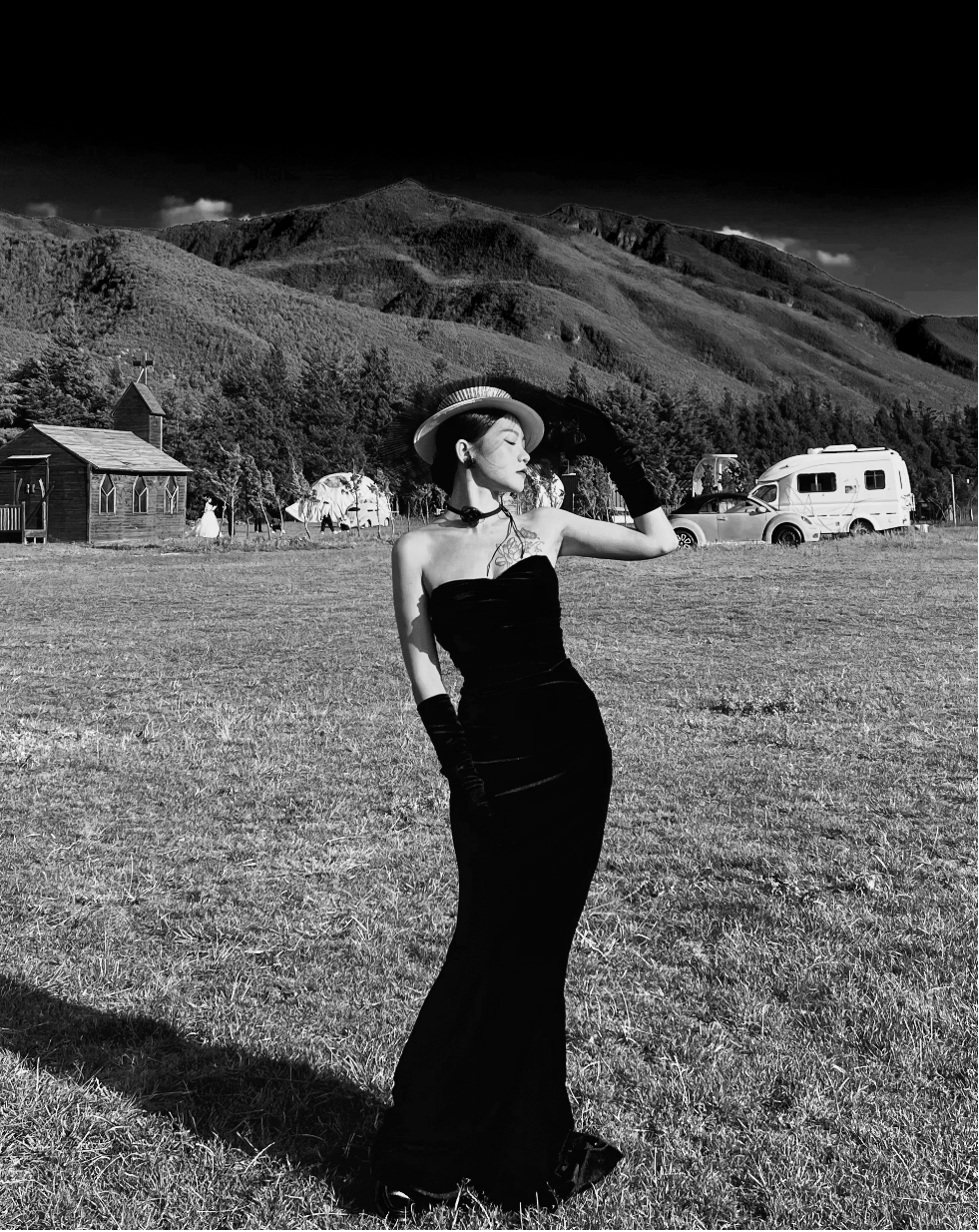 Susu outdoor long dress black and white
